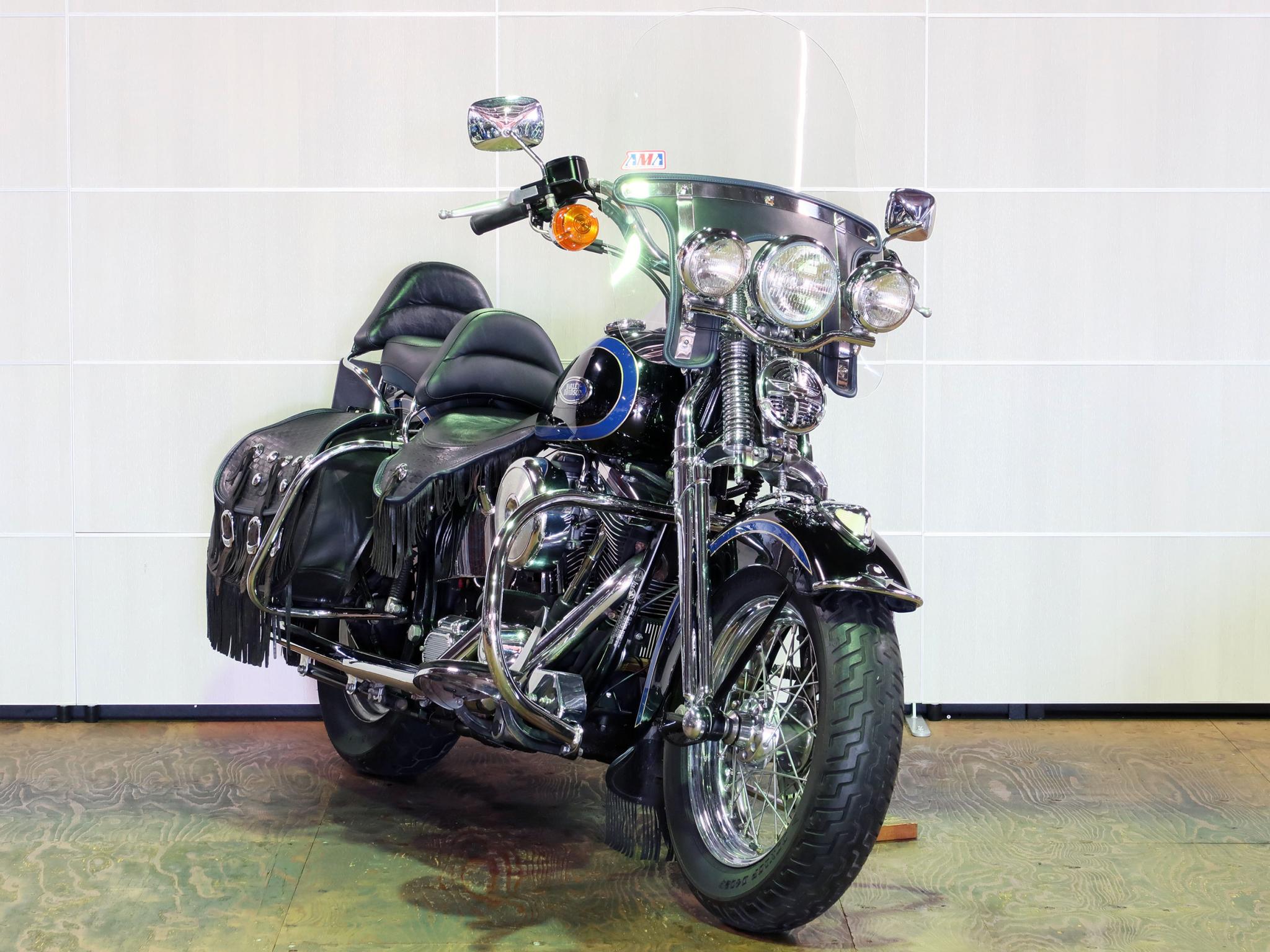 ハーレー FLSTS Heritage Springer 車体写真2