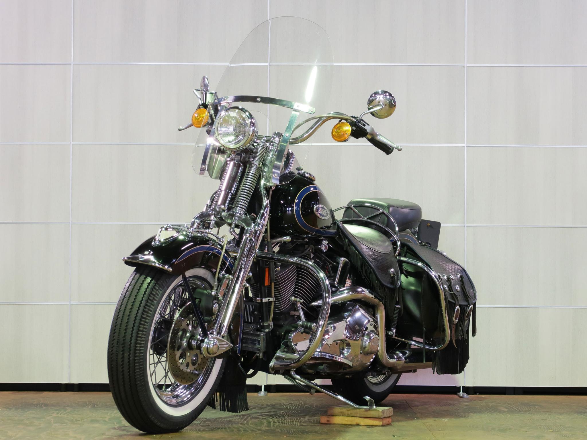 ハーレー FLSTS Heritage Springer 車体写真5