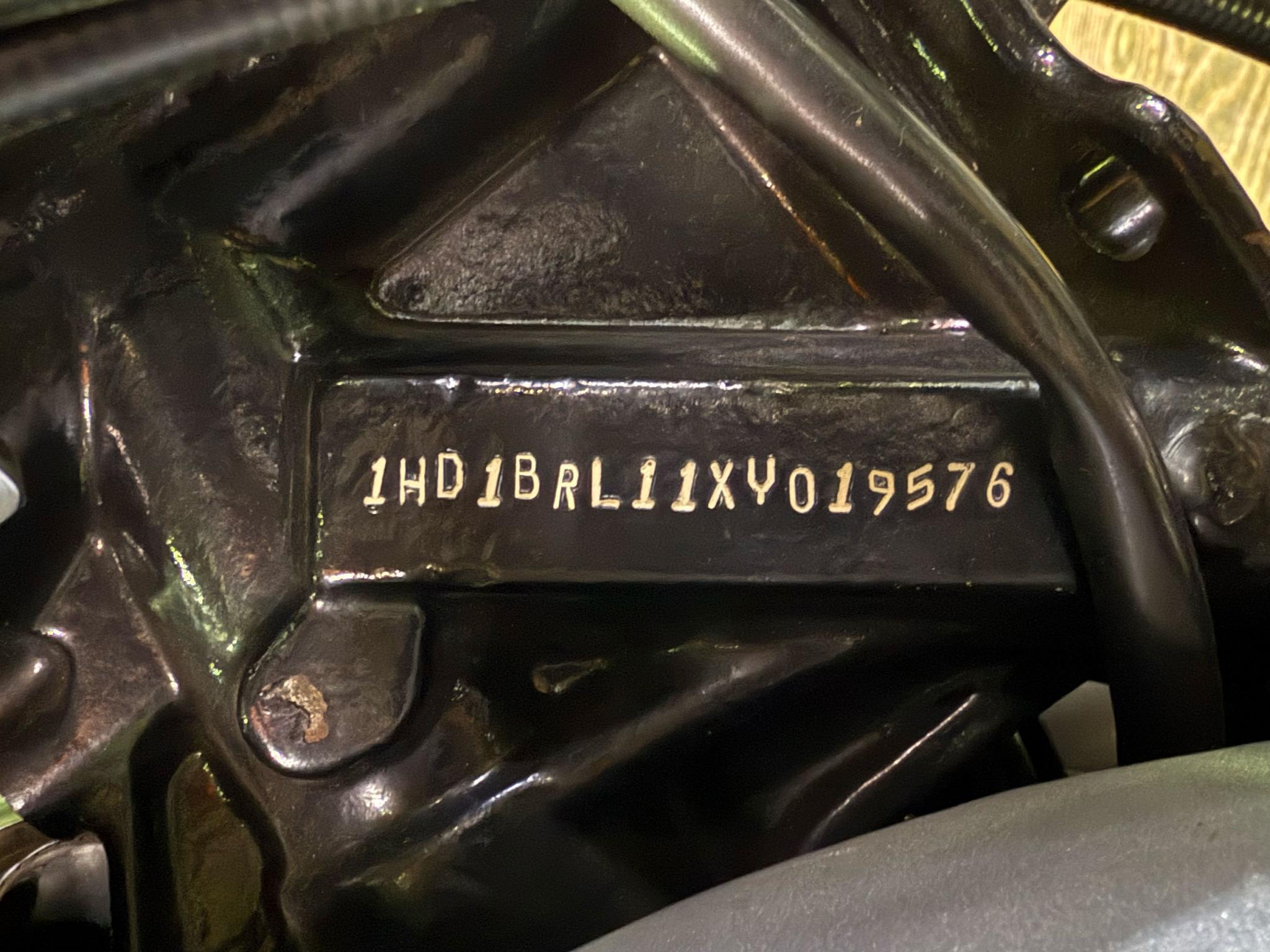 ハーレー FLSTS Heritage Springer 車体写真12