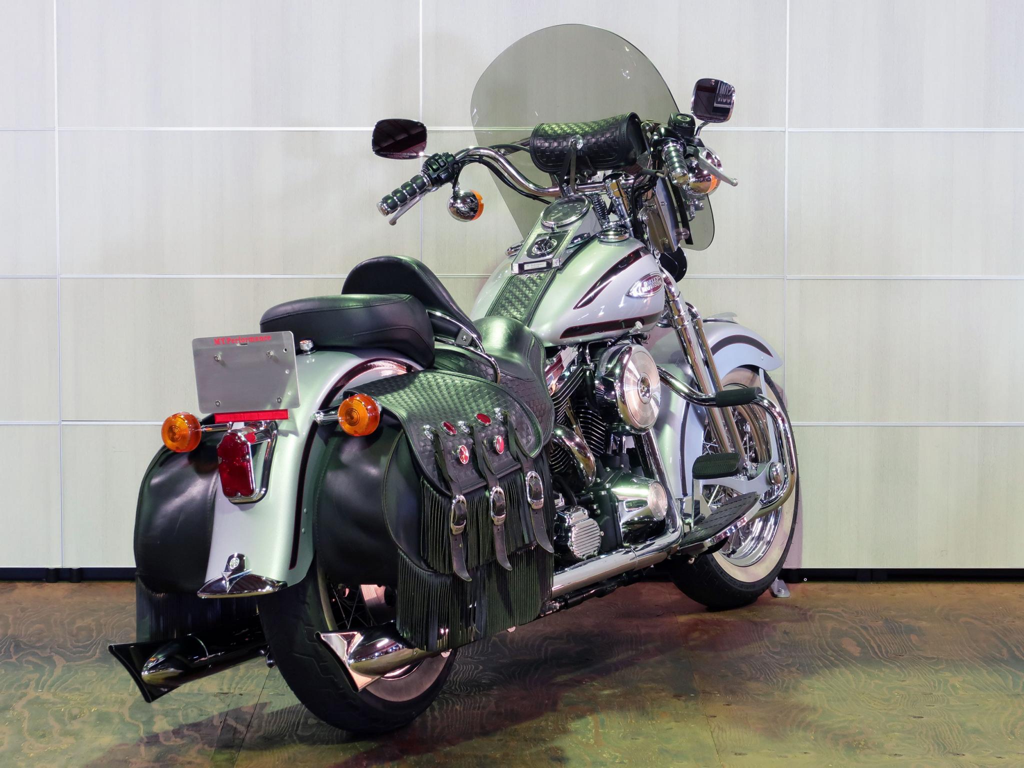 ハーレー FLSTS Heritage Springer 車体写真3