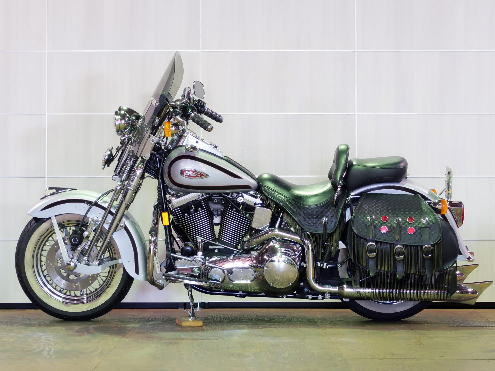 ハーレー FLSTS Heritage Springer 車体写真4