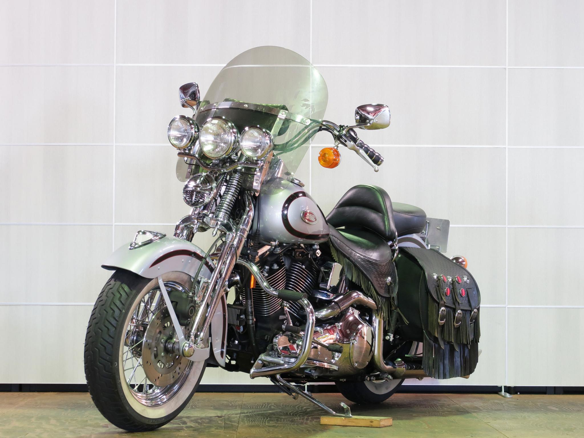 ハーレー FLSTS Heritage Springer 車体写真5